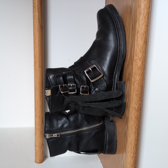 Frye Veronica Belted Short Boots, Black, US 6 - Picture 3 of 8